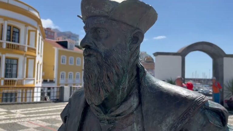 Descubra o Centro Comercial Angra do Heroísmo: Compras e Lazer em um Só Lugar